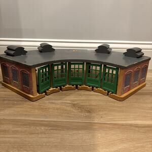THOMAS & FRIENDS WOODEN RAILWAY ROUNDHOUSE 99320